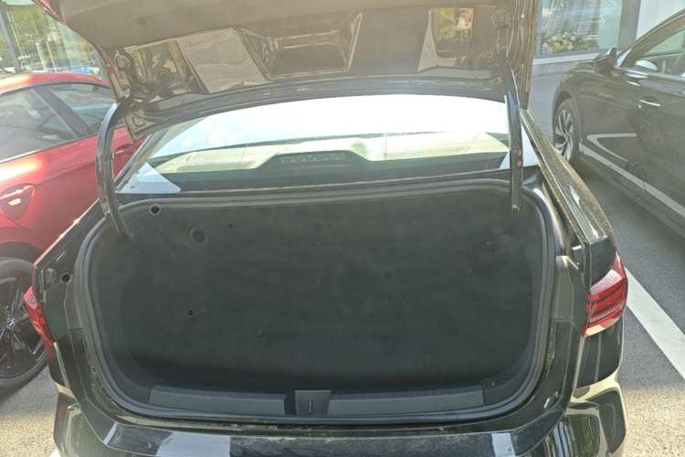 Used Volkswagen Lavida 2026 Pro 1.5L Six Million Edition Trunk
