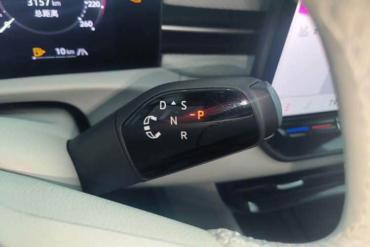 Used Volkswagen Lavida 2026 Pro 300TSI Starry Zhi Yi Edition Gear Lever