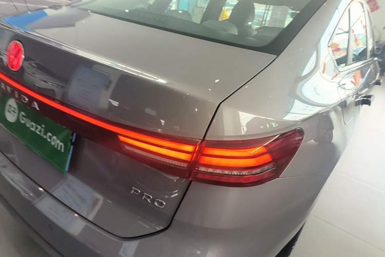Used Volkswagen Lavida 2026 Pro 300TSI Starry Zhi Yi Edition Right Rear Taillight