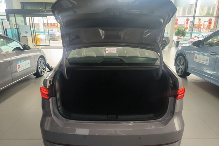 Used Volkswagen Lavida 2026 Pro 300TSI Starry Zhi Yi Edition Trunk