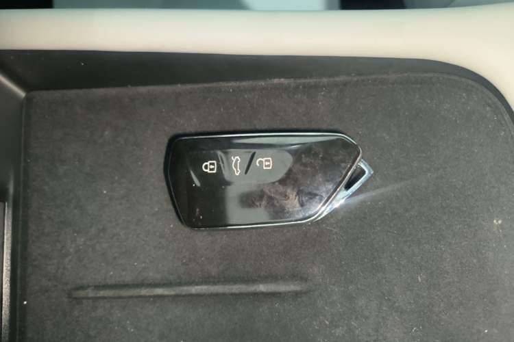 Used Volkswagen Lavida 2026 Pro 300TSI Starry Zhi Yi Edition Vehicle Key
