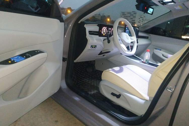 Used Volkswagen Lavida 2026 Pro 300TSI Starry Zhi Yi Edition Driver Seat