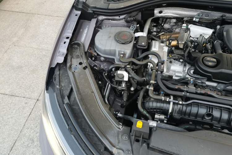 Used Volkswagen Lavida 2026 Pro 300TSI Starry Zhi Yi Edition Engine Bay Right