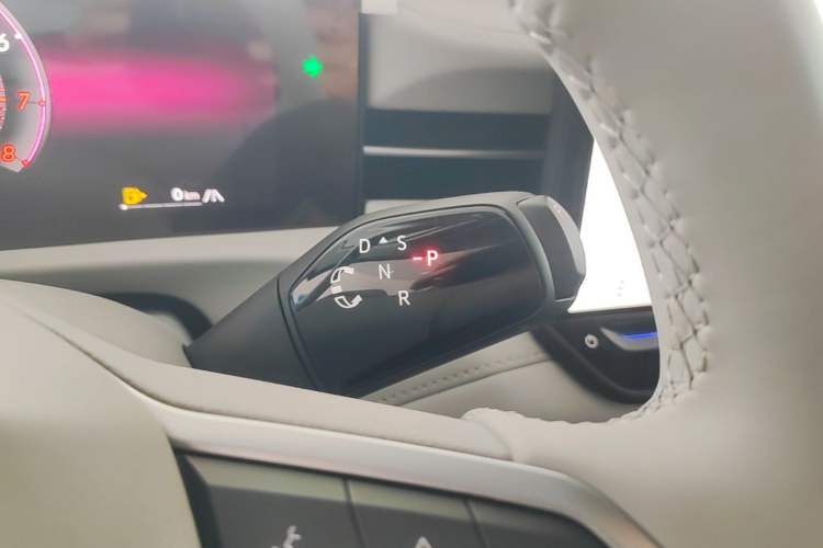 Used Volkswagen Lavida 2026 Pro 300TSI Starry Zhi Yi Edition Gear Lever