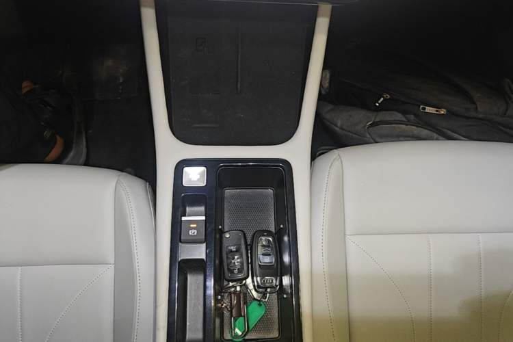 Used Volkswagen Lavida 2026 Pro 300TSI Starry Zhi Yi Edition Gear Lever