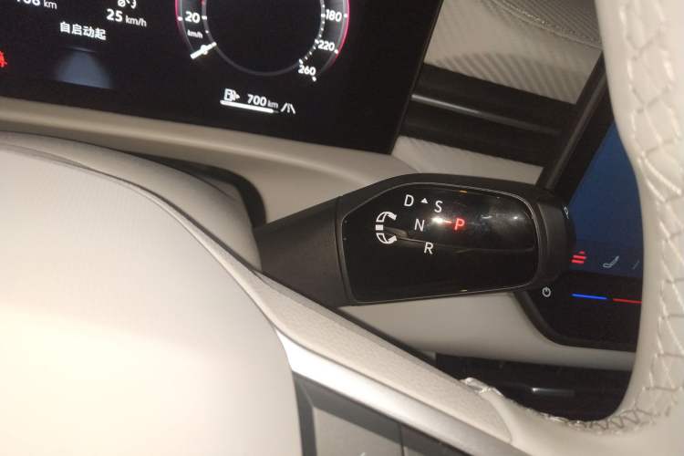 Used Volkswagen Lavida 2026 Pro 300TSI Starry Zhi Yi Edition Gear Lever