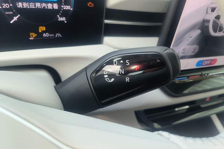 Used Volkswagen Lavida 2026 Pro 300TSI Starry Zhi Yi Edition Gear Lever
