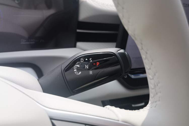 Used Volkswagen Lavida 2026 Pro 300TSI Zhi Yi Edition Gear Lever