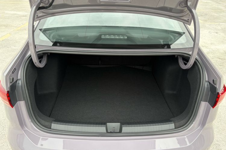 Used Volkswagen Lavida 2026 Pro 300TSI Zhi Yi Edition Interior 4