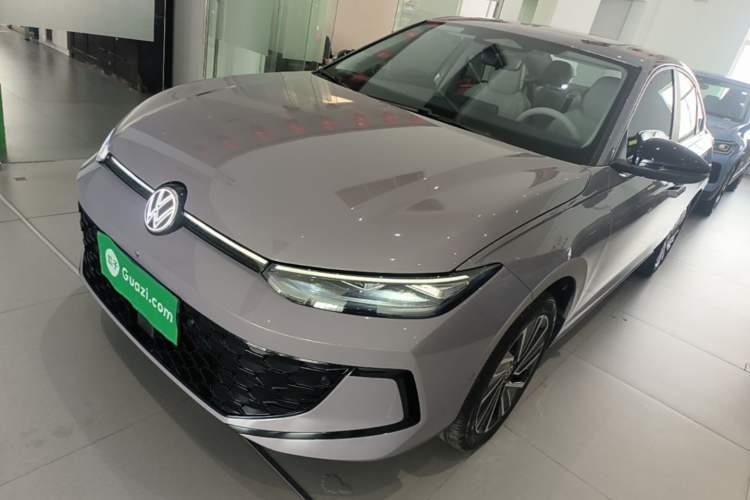 Gebrauchter Volkswagen Lavida 2026 Pro 300TSI Starry Zhi Yi Edition Guazi used car, China used car export, Used car for sale, Used  cars, Cheapest cars for sale