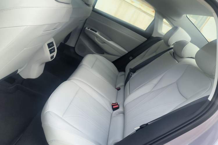 Used Volkswagen Lavida 2026 Pro 300TSI Starry Zhi Yi Edition Left Rear Seat