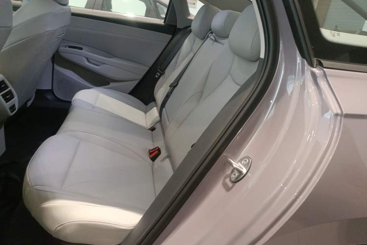 Used Volkswagen Lavida 2026 Pro 300TSI Zhi Yi Edition Left Rear Seat