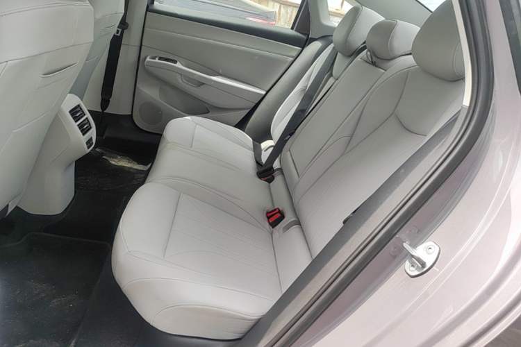 Used Volkswagen Lavida 2026 Pro 300TSI Starry Zhi Yi Edition Left Rear Seat