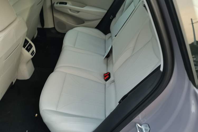 Used Volkswagen Lavida 2026 Pro 300TSI Starry Zhi Yi Edition Left Rear Seat