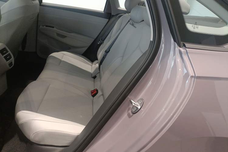Used Volkswagen Lavida 2026 Pro 300TSI Zhi Yi Edition Left Rear Seat