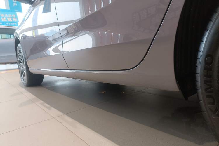 Used Volkswagen Lavida 2026 Pro 300TSI Zhi Yi Edition Left Side Sill