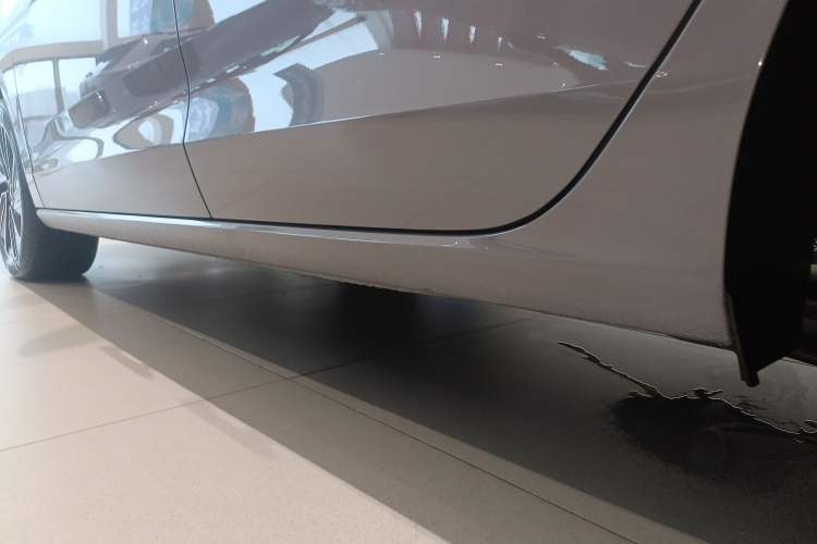 Used Volkswagen Lavida 2026 Pro 300TSI Zhi Yi Edition Left Side Sill