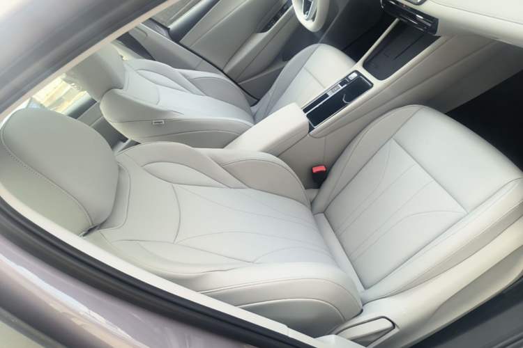 Used Volkswagen Lavida 2026 Pro 300TSI Starry Zhi Yi Edition Right Front Seat