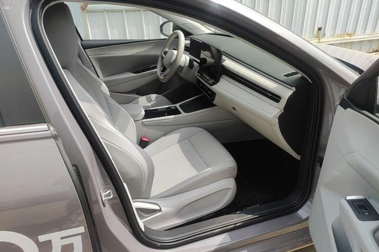 Used Volkswagen Lavida 2026 Pro 300TSI Starry Zhi Yi Edition Right Front Seat