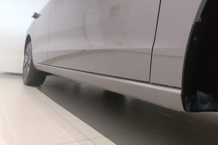 Used Volkswagen Lavida 2026 Pro 300TSI Zhi Yi Edition Right Side Sill