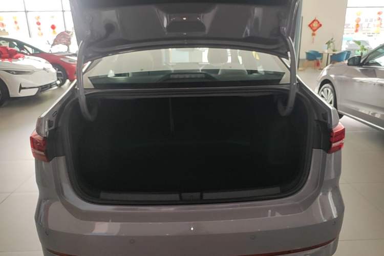 Used Volkswagen Lavida 2026 Pro 300TSI Starry Zhi Yi Edition Trunk