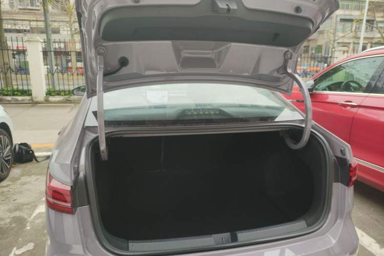 Used Volkswagen Lavida 2026 Pro 300TSI Zhi Yi Edition Trunk