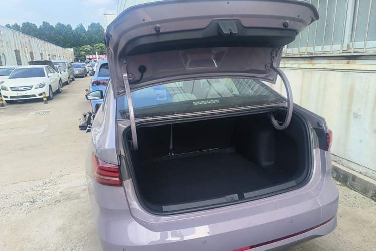 Used Volkswagen Lavida 2026 Pro 300TSI Starry Zhi Yi Edition Trunk