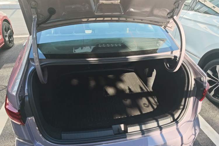 Used Volkswagen Lavida 2026 Pro 300TSI Starry Zhi Yi Edition Trunk