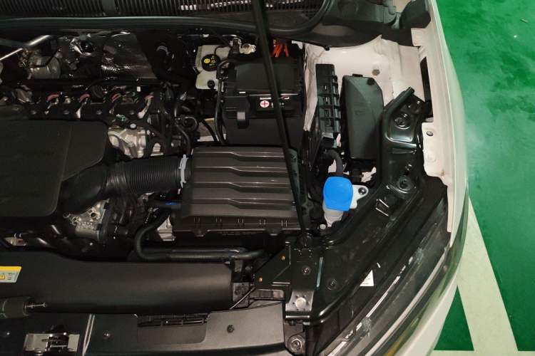 Used Volkswagen Lavida 2026 New Sharp 1.5L Outstanding New Leisure Edition Engine Bay Left