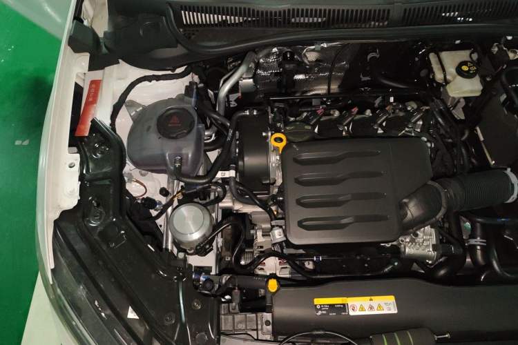 Used Volkswagen Lavida 2026 New Sharp 1.5L Outstanding New Leisure Edition Engine Bay Right