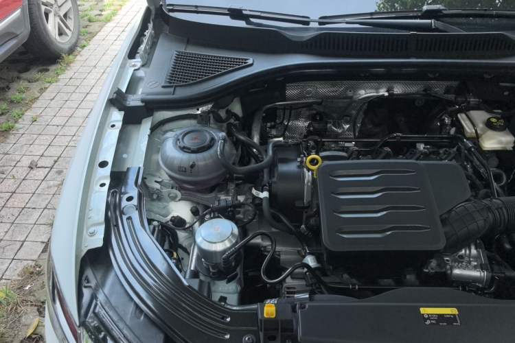 Used Volkswagen Lavida 2026 1.5L Automatic Five-Million Edition Engine Bay Right