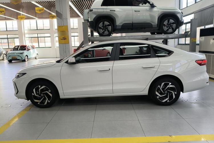 Used Volkswagen Lavida 2026 Pro 1.5L Six Million Edition Exterior 3