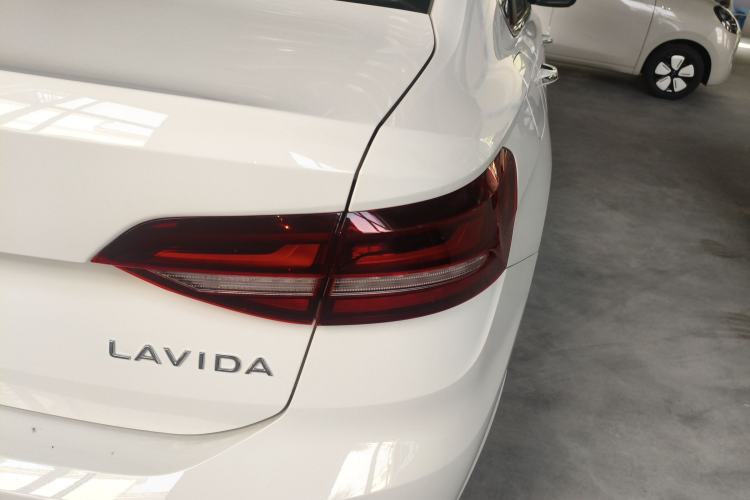 Used Volkswagen Lavida 2026 1.5L Automatic Five-Million Edition Exterior 3