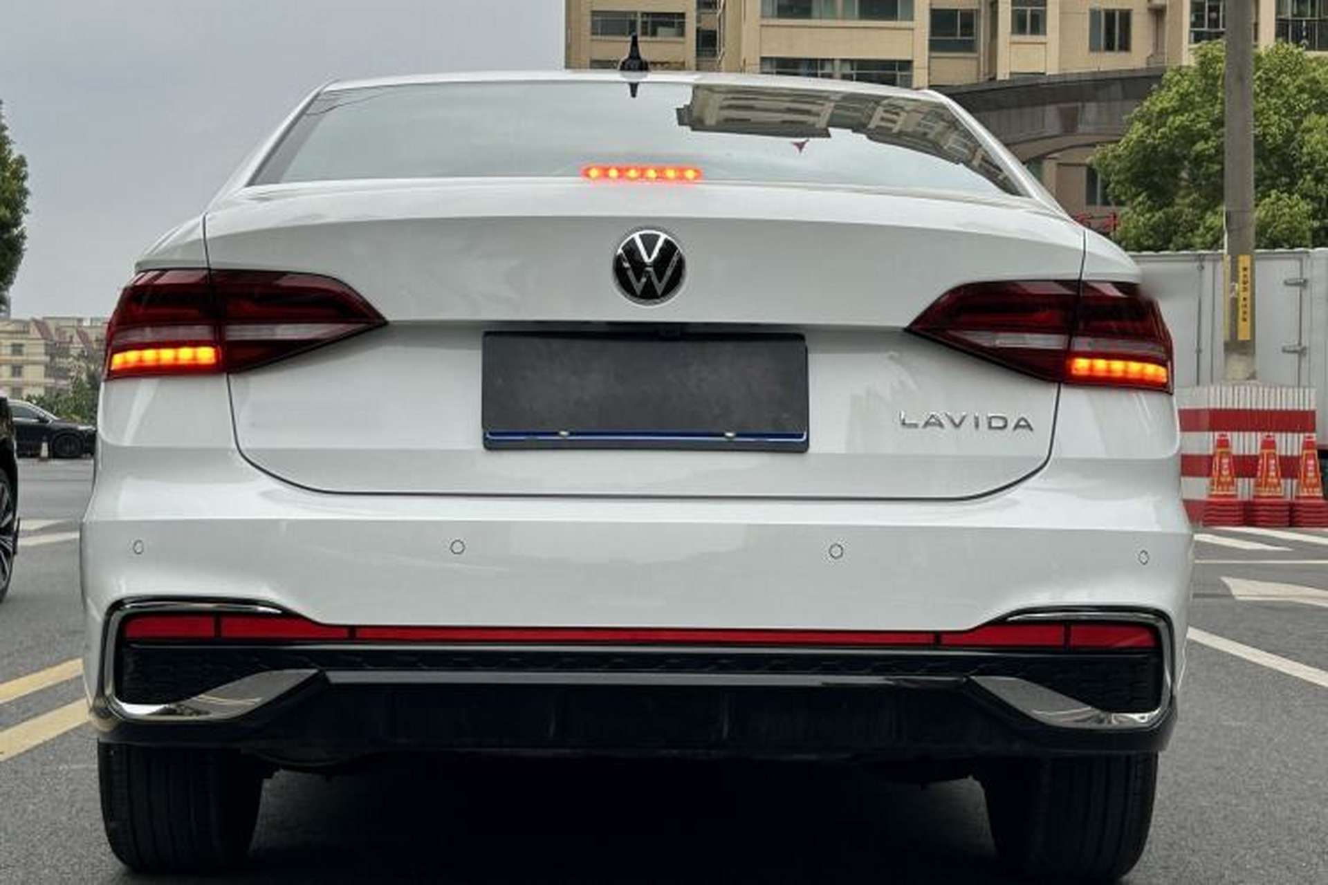 Used Volkswagen Lavida 2026 1.5L Automatic Starry Five-Million Edition Exterior 4