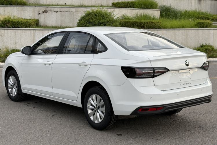 Used Volkswagen Lavida 2026 New Sharp 1.5L Outstanding New Leisure Edition Exterior 4