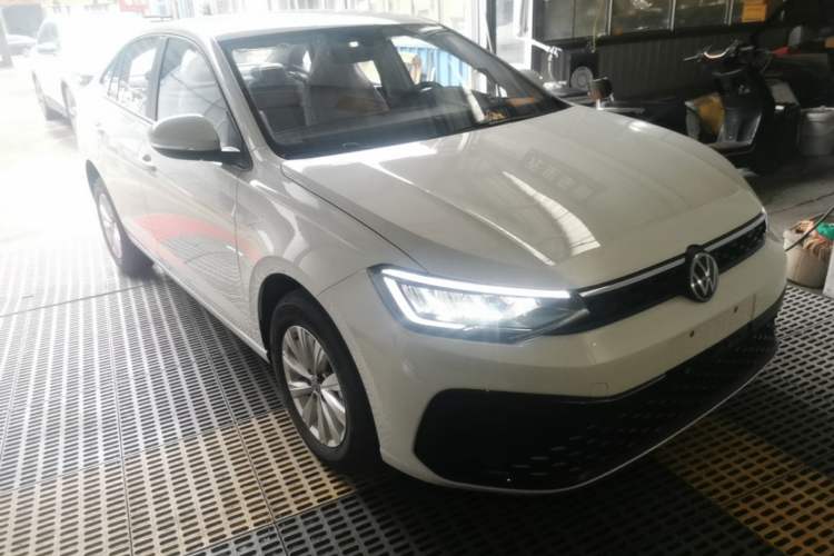 Used Volkswagen Lavida 2026 New Sharp 1.5L Outstanding New Leisure Edition Front Right 45 Deg