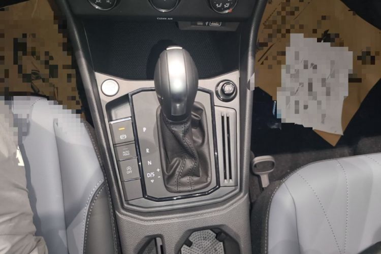 Used Volkswagen Lavida 2026 1.5L Automatic Starry Five-Million Edition Gear Lever