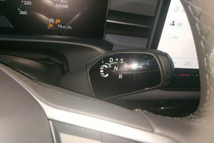 Used Volkswagen Lavida 2026 Pro 300TSI Six Million Edition Gear Lever