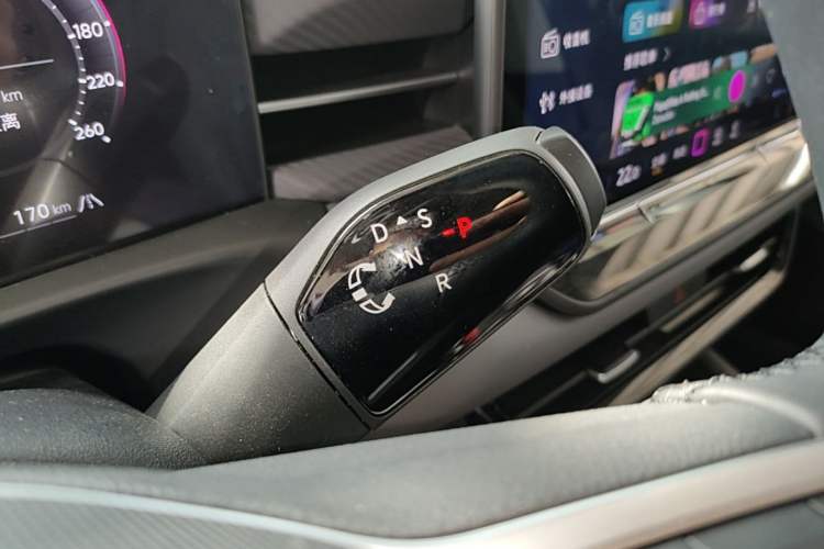 Used Volkswagen Lavida 2026 Pro 300TSI Starry Zhi Yi Edition Gear Lever