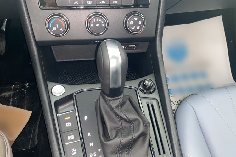 Used Volkswagen Lavida 2026 1.5L Automatic Starry Five-Million Edition Gear Lever