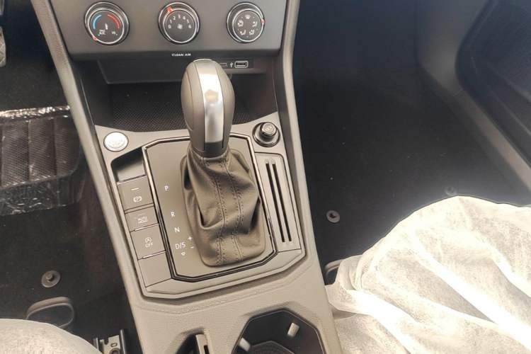Used Volkswagen Lavida 2026 1.5L Automatic Starry Five-Million Edition Gear Lever