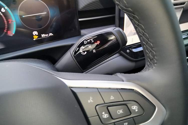 Used Volkswagen Lavida 2026 Pro 300TSI Starry Zhi Yi Edition Gear Lever