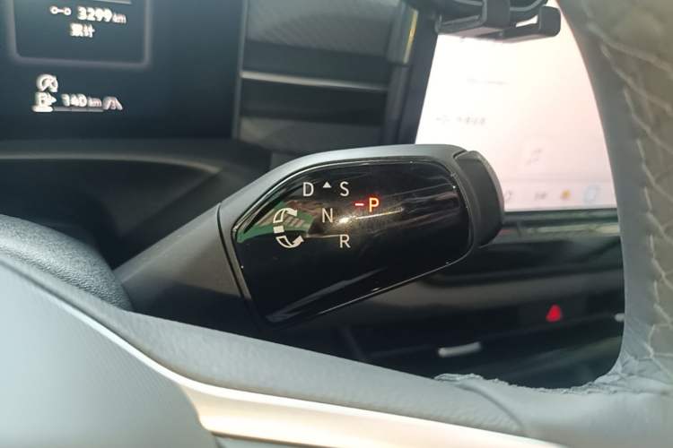 Used Volkswagen Lavida 2026 Pro 300TSI Starry Six Million Edition Gear Lever