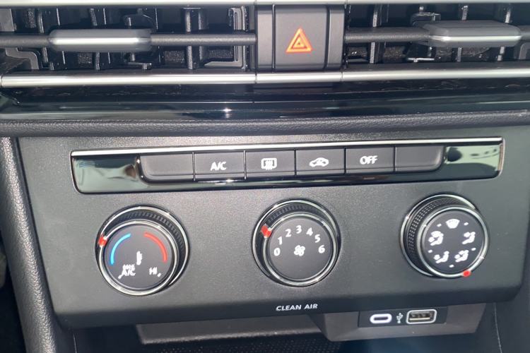 Used Volkswagen Lavida 2026 1.5L Automatic Starry Five-Million Edition Interior 1