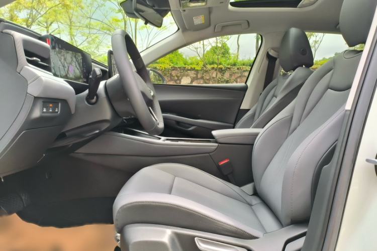 Used Volkswagen Lavida 2026 Pro 1.5L Starry Six Million Edition Interior 3