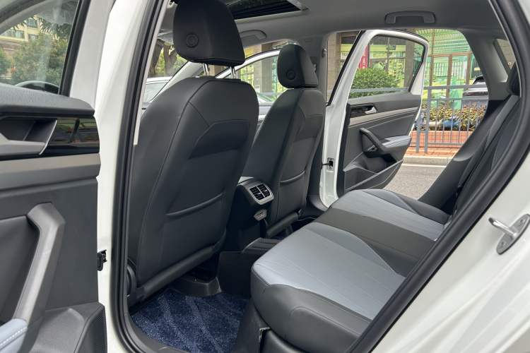 Used Volkswagen Lavida 2026 1.5L Automatic Starry Five-Million Edition Interior 3