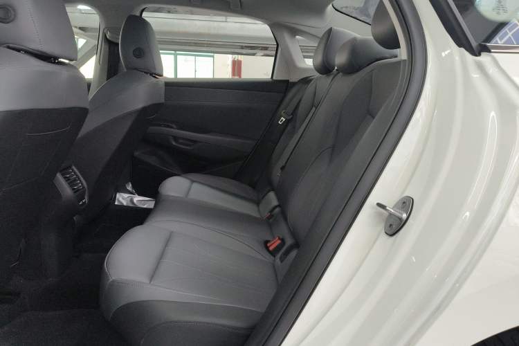 Used Volkswagen Lavida 2026 Pro 1.5L Six Million Edition Interior 4