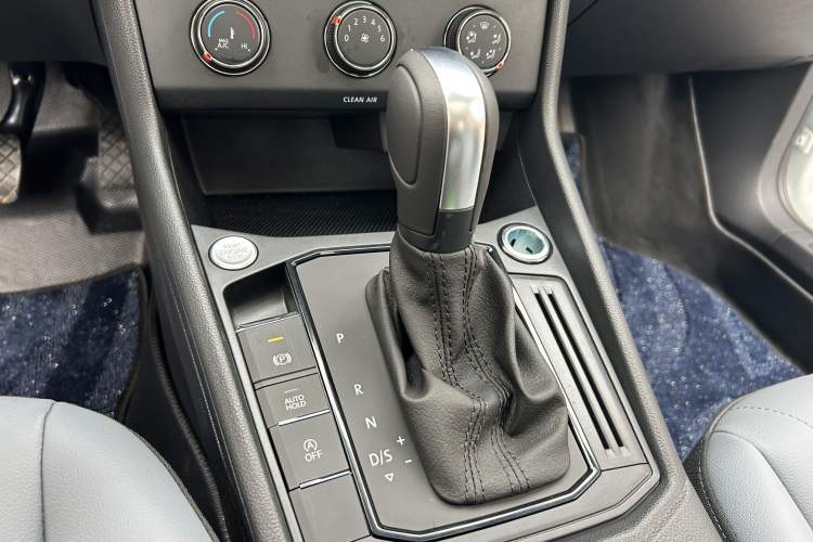 Used Volkswagen Lavida 2026 1.5L Automatic Starry Five-Million Edition Interior 9