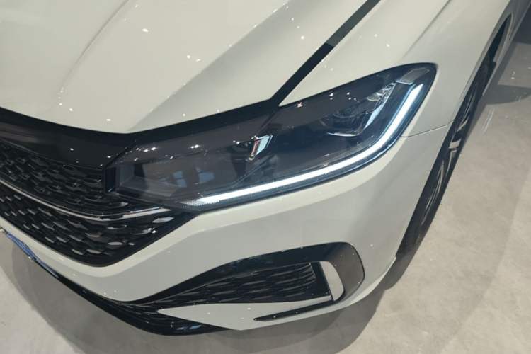 Used Volkswagen Lavida 2026 1.5L Automatic Starry Five-Million Edition Left Front Headlight