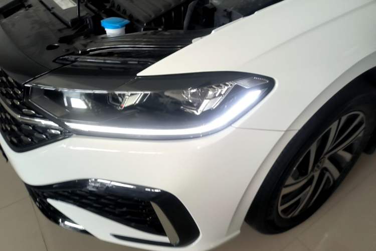 Used Volkswagen Lavida 2026 1.5L Automatic Starry Five-Million Edition Left Front Headlight
